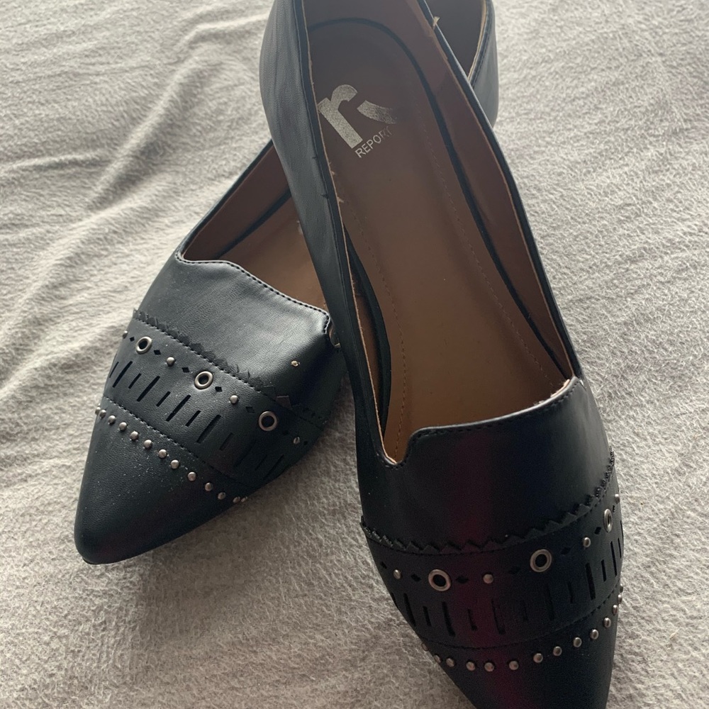 BRAND NEW black flats w/ pewter accents. Size 9W.